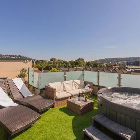 Stylish Penthouse Apartment With Hot Tub Bath Bagian luar foto